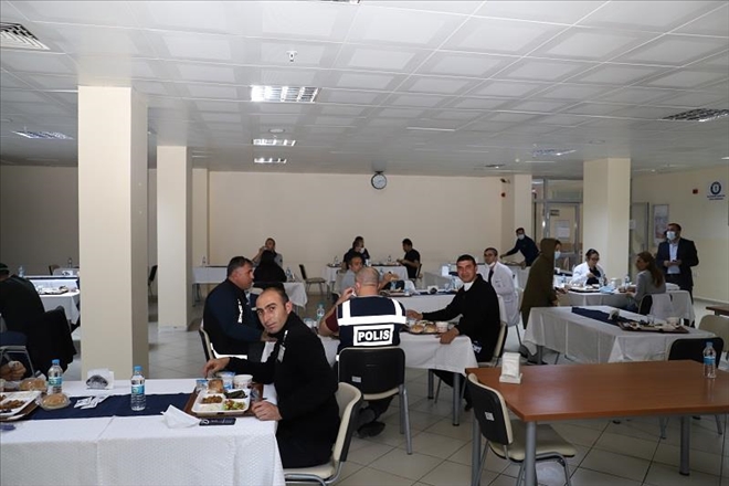 Üniversite, Ardahan Devlet Hastanesi çalışanlarına iftar verdi