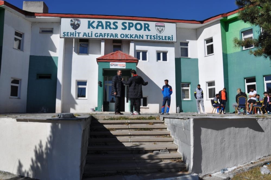 Kars 36 Spor başkanı ve yönetimi istifa etti