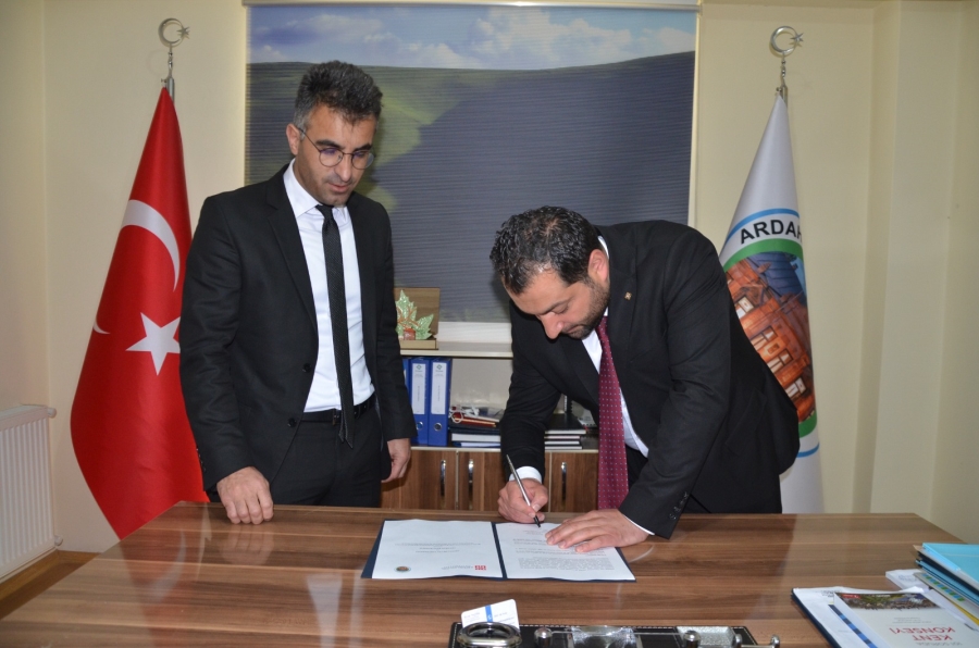 Ardahan Abdullah Gül ile protokol imzaladı