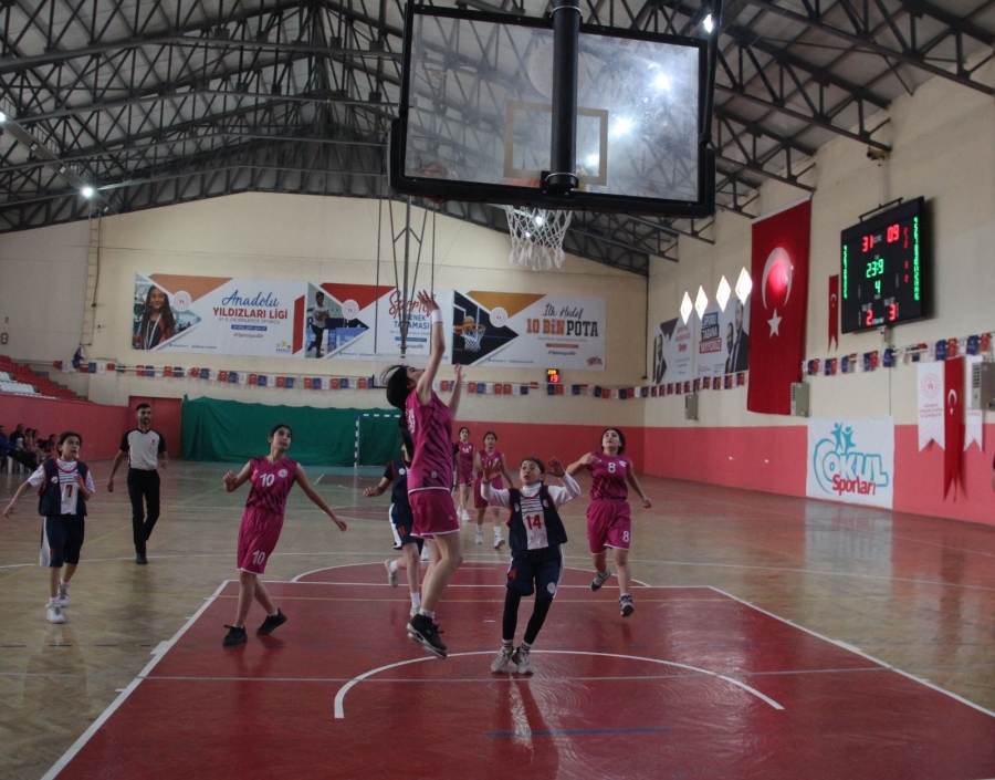 Ardahan, U14-U16 Basketbol yerel lig müsabakalarına ev sahipliği yaptı