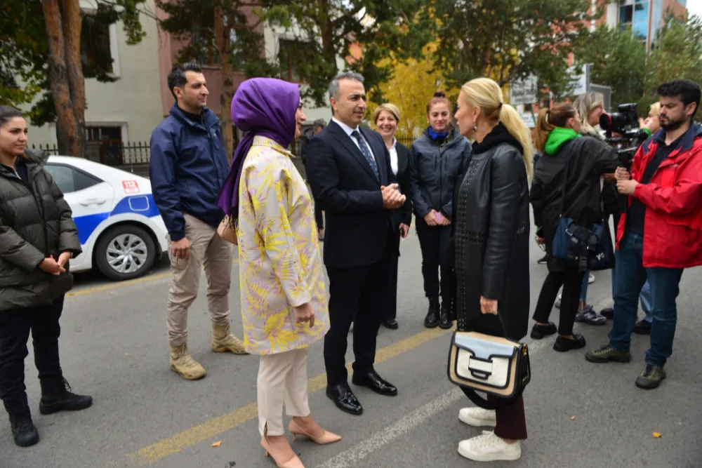 Turizm Bakanı Ersoy’un eşi Ardahan’da