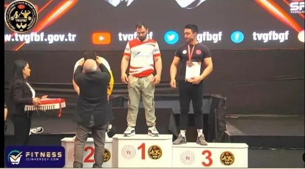 Ardahanlı sporcu bilek güreşinde Türkiye şampiyonu oldu