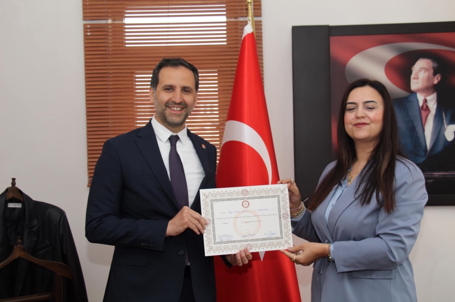 CHP Milletvekili İncesu, mazbatasını aldı