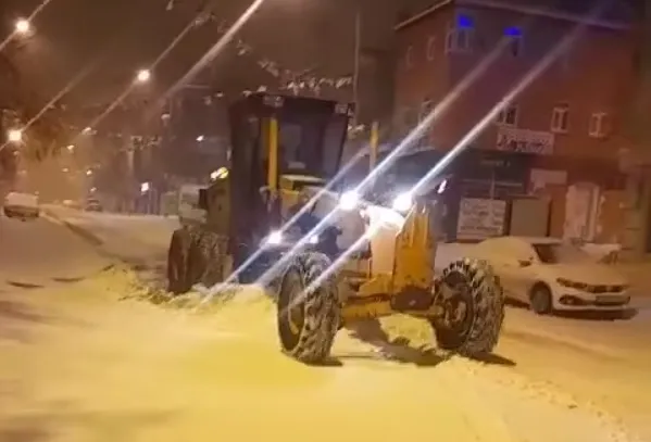 Ardahan’da Kar yağışı ve tipi etkili oldu