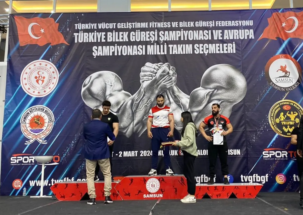 Bilek güreşi şampiyonasına Ardahan damga vurdu