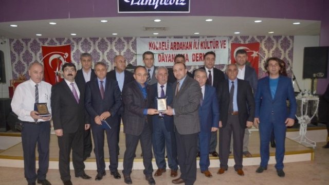 Kartepe belediye Başkanı Üzülmez Ardahanlılar`ın Davetine İcabet Etti