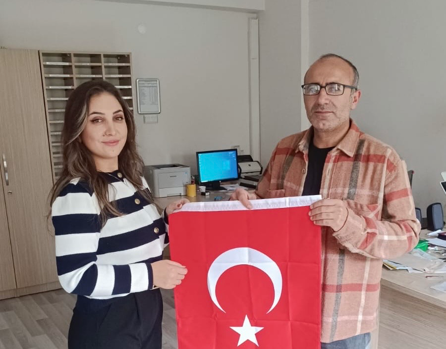 Türk Büro Sen’den Bayraksız Ev Kalmasın kampanyası