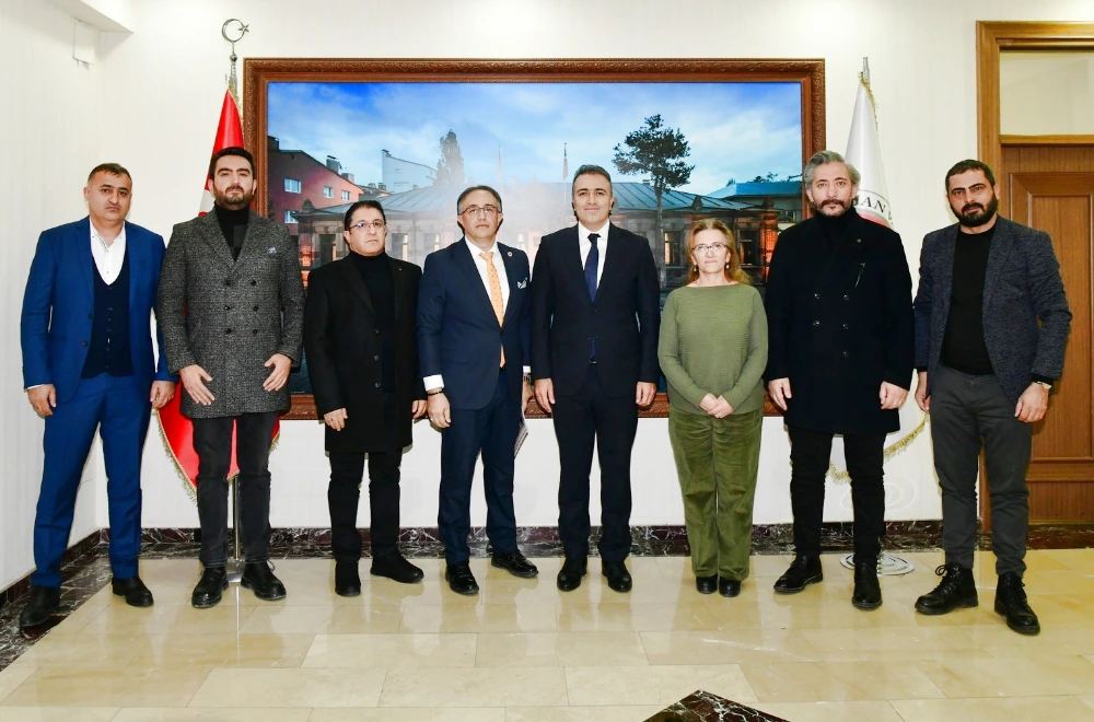 Vali Hayrettin Çiçek, İstanbul-Ardahan Vakfı Yönetimini kabul etti