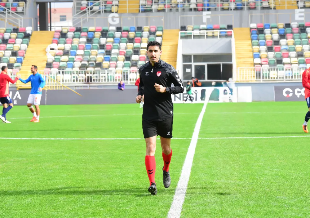 Hakem Doğu Yılmaz, futbol sahalarında Ardahan’ı başarıyla temsil ediyor