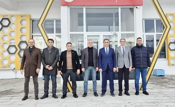 Ardahan ve Kars Tarım Müdürlerinden Kafkas Arısı Üretim Merkezine ziyaret