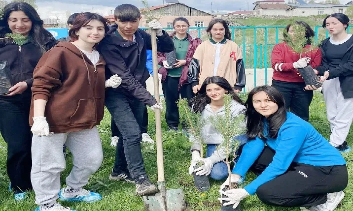 Göle’de Toprak Eğitimi ve Fidan Dikme etkinliği düzenlendi