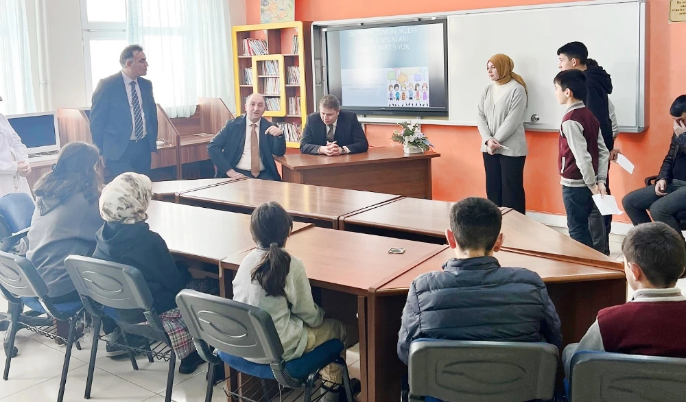 Hanak’ta Münazara etkinliği düzenlendi 