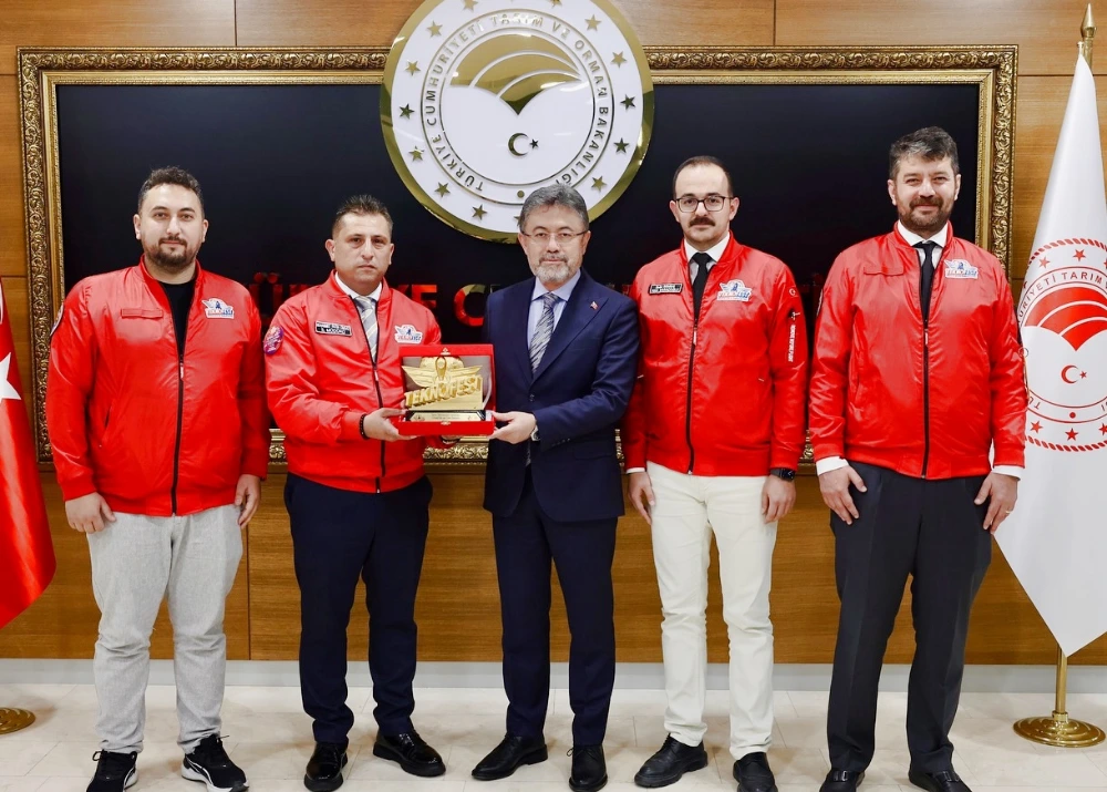 Bakan Yumaklı, TEKNOFEST 2025 Türkiye Birincisi Ardahan Ekibini Kabul Etti