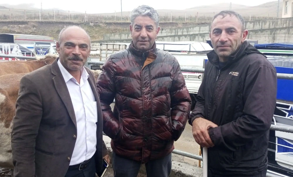 Başkan Adayı Ercan Demirbaş: “Süt Sudan Ucuz Oldu, Üretici Kan Ağlıyor!”