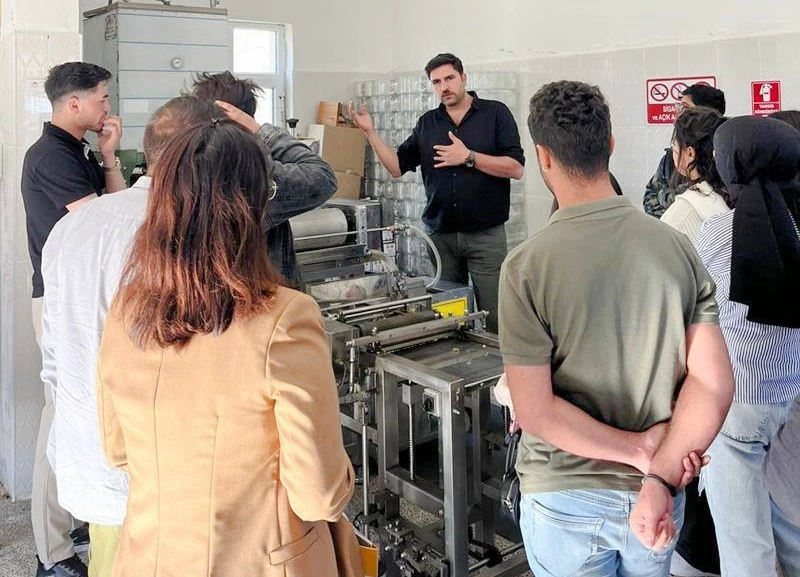 Göle MYO Öğrencilerinden Arı Ürünleri Tesisine Ziyaret
