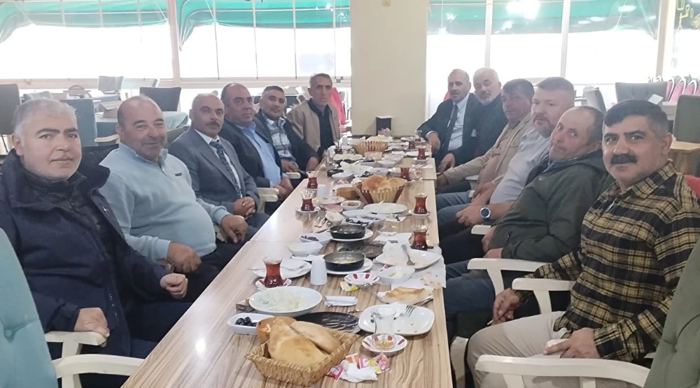 Başkan Adayı Ercan Demirbaş, Yönetimiyle Bir Araya Geldi