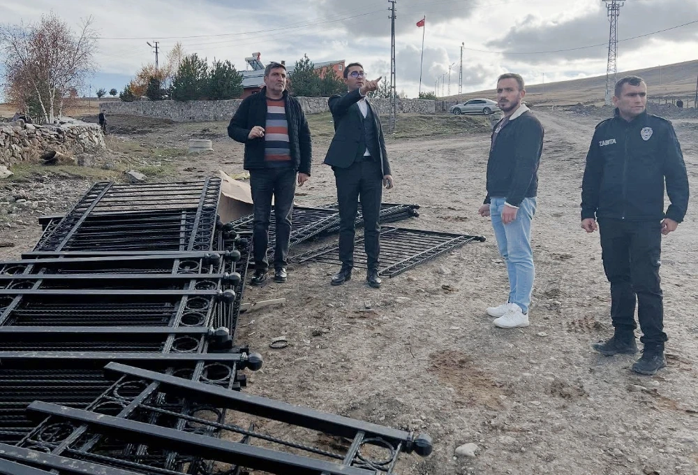 Damal’da Çaybaşı Mahallesi Cumhuriyet Meydanı Çalışmaları Sürüyor