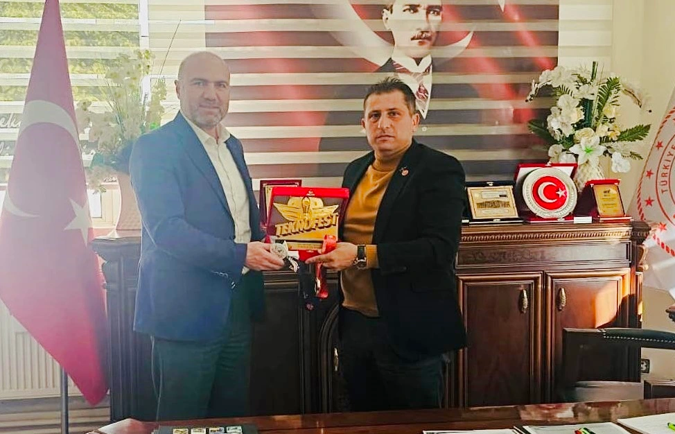Genel Sekreter Emin’den TEKNOFEST Şampiyonlarına Tebrik