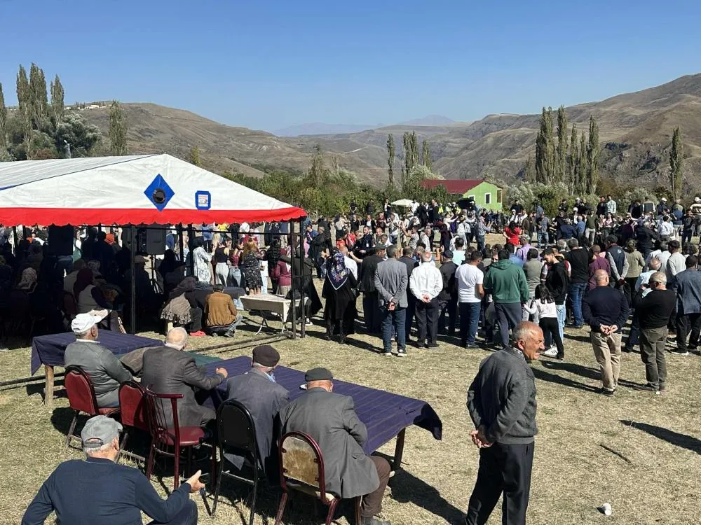 3. Çıldır Cancur Festivali renkli görüntülere sahne oldu