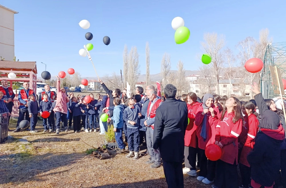 “Türkiye Yeşeriyor, Gazze Güçleniyor” Projesi Kapsamında Fidanlar Toprakla Buluştu