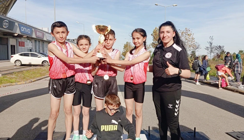 Ardahan’ın koşan yıldızları Trabzon’da parladı