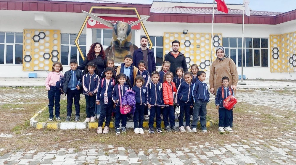 Öğrenciler, Arıların Dünyasını Keşfetti