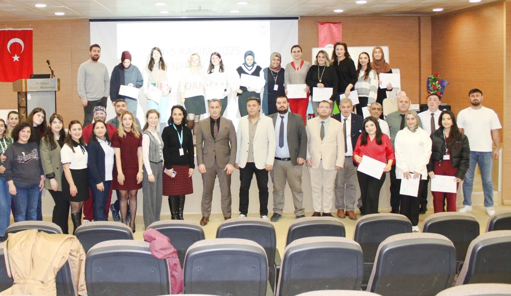 Ardahan Devlet Hastanesi’nde Anne Sütü ve Emzirme Danışmanlığı Eğitimi Verildi