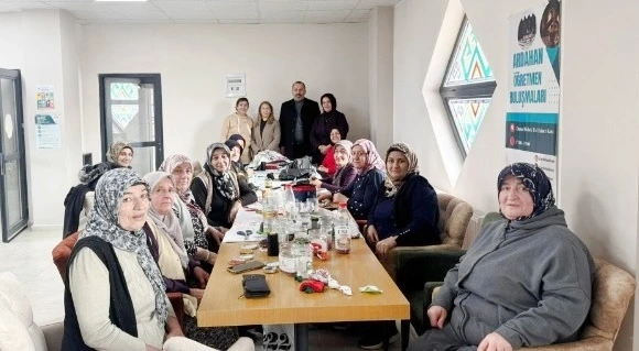 AK Parti Ardahan İl Başkanı Aydın’dan Damal Bebek Evi’ne Ziyaret