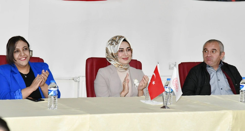 Vali Çiçek’in Eşi Berna Çiçek, Dünya Engelliler Günü Programına Katıldı