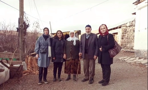 AK Parti Göle Kadın Kolları Köylerde Üye Çalışması yaptı