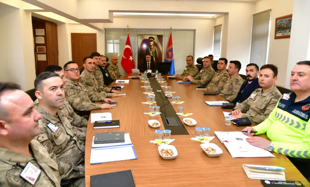 Vali başkanlığında toplantı, Ardahan’daki güvenlik önlemleri masada