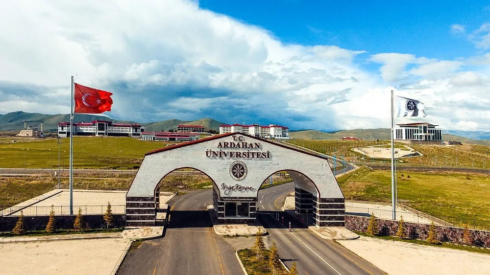 ARÜ’den tarihi başarı: Ardahan Üniversitesi dünya üniversiteleri listesine girdi