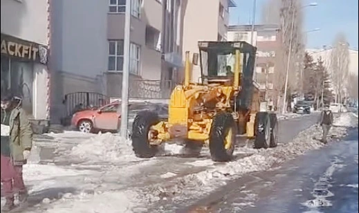 Buz Temizleme çalışmaları devam ediyor