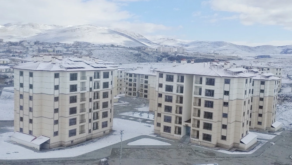 Nisan Ortasında Kar Sürprizi: Ardahan Beyaza Büründü