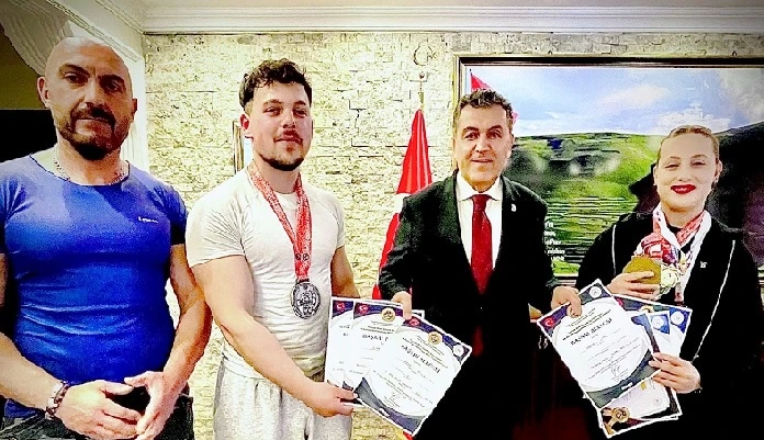 Ardahanlı Şampiyonlara Başkan Faruk Demir’den Tebrik 