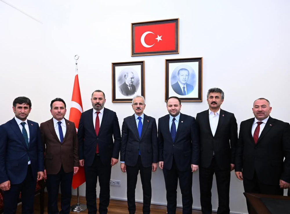 AK PARTİ HEYETİNDEN ULAŞTIRMA BAKANI’NA ZİYARET