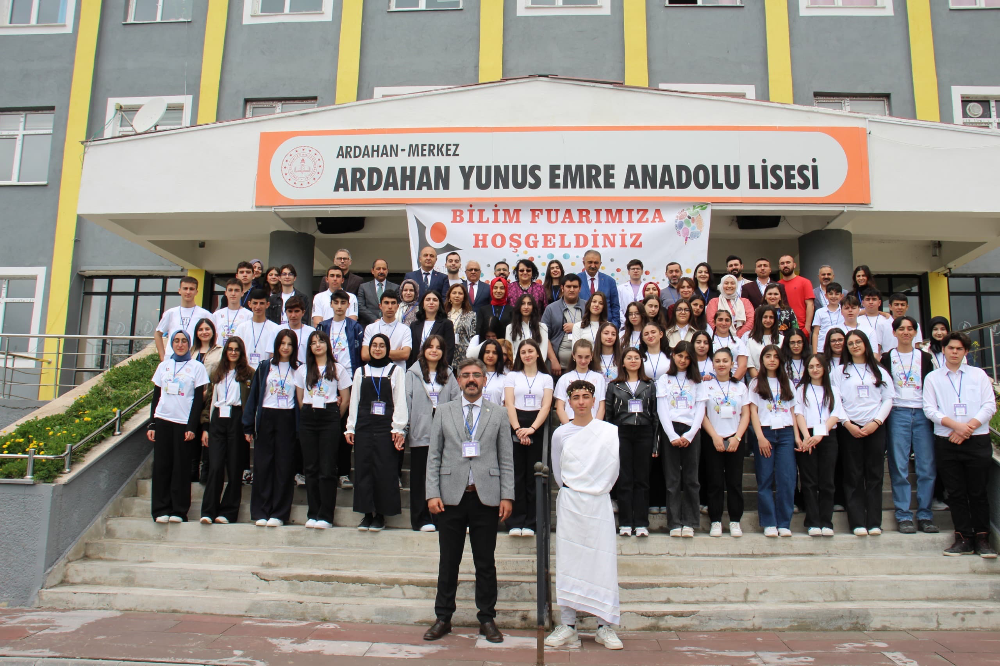 YUNUS EMRE ANADOLU LİSESİ’NDE BİLİM ŞÖLENİ