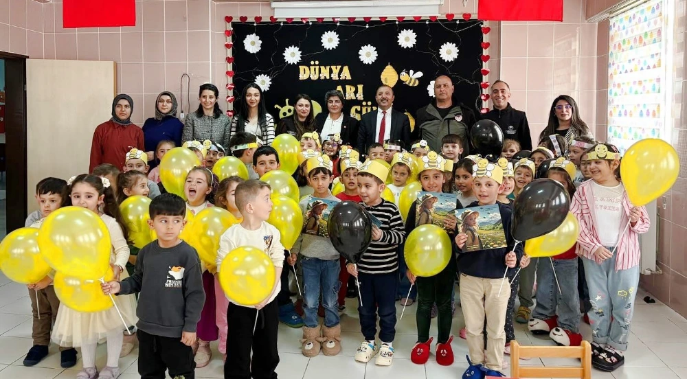 Ardahan’da Minik Kalplere Arıların Büyülü Dünyası Tanıtıldı