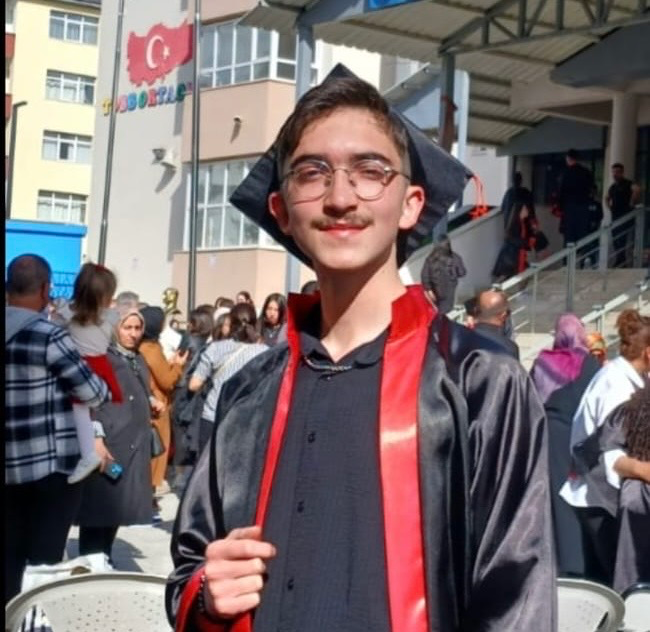 GENÇ YAZAR ADINDAN SÖZ ETTİRMEYE DEVAM EDİYOR