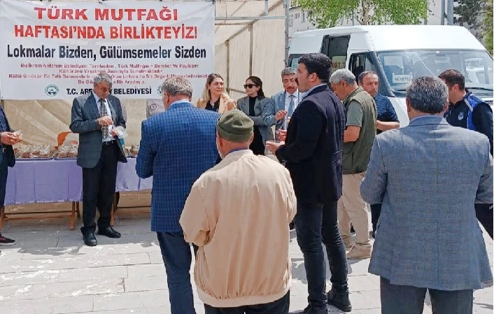Ardahan’da “Yöremize Özgü Ballı Lokma” Etkinliğine Yoğun İlgi