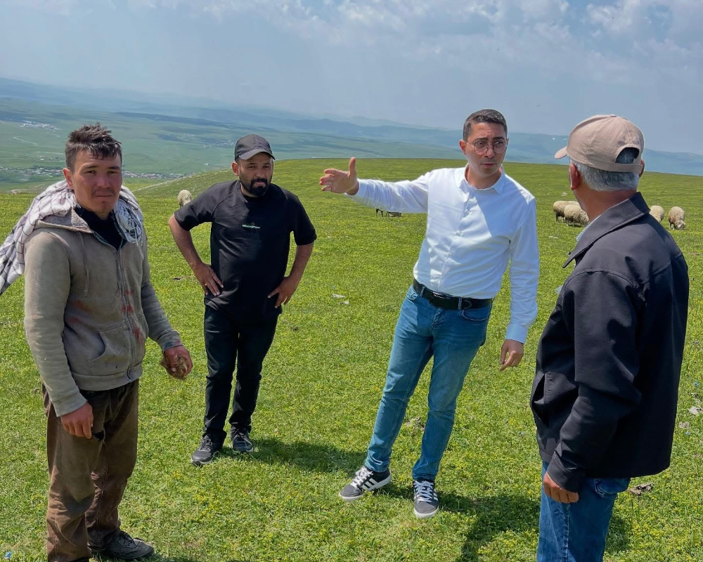 Başkan Çamliyurt, üreticilerle sahada buluştu