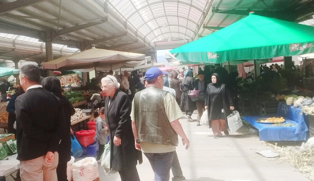 Pazar esnafı satışlardan memnun