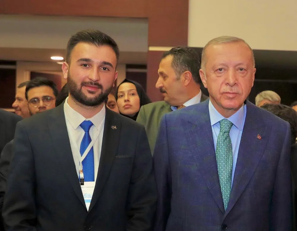 Emre Karakoyun AK Parti Ardahan Gençlik Kolları Başkanlığı görevinden ayrıldı