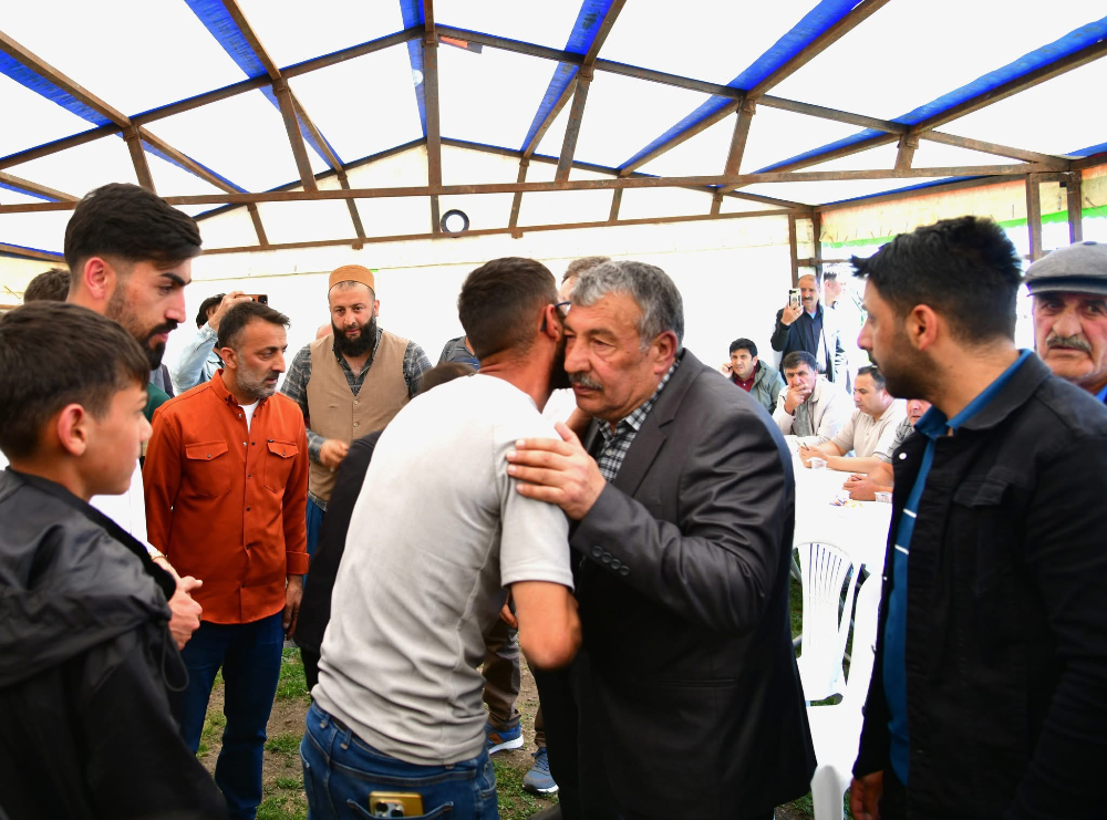 Vali devreye girdi, husumetli aileler barıştı