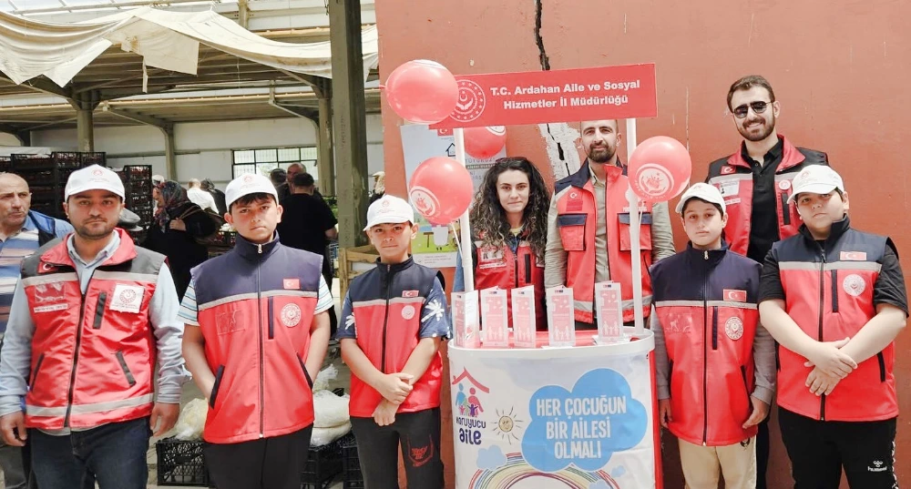 Halk Pazarında Koruyucu Aile Tanıtımı Yapıldı