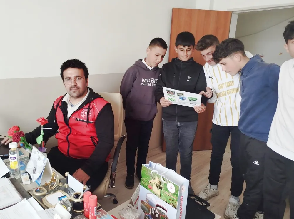 Çıldır’da Gençlere Yaz Kampı Fırsatı Tanıtıldı