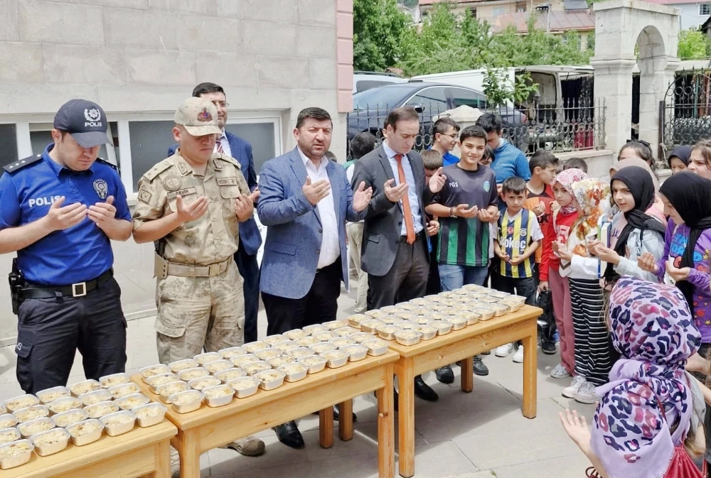 Posof’ta Aşure Programı Düzenlendi