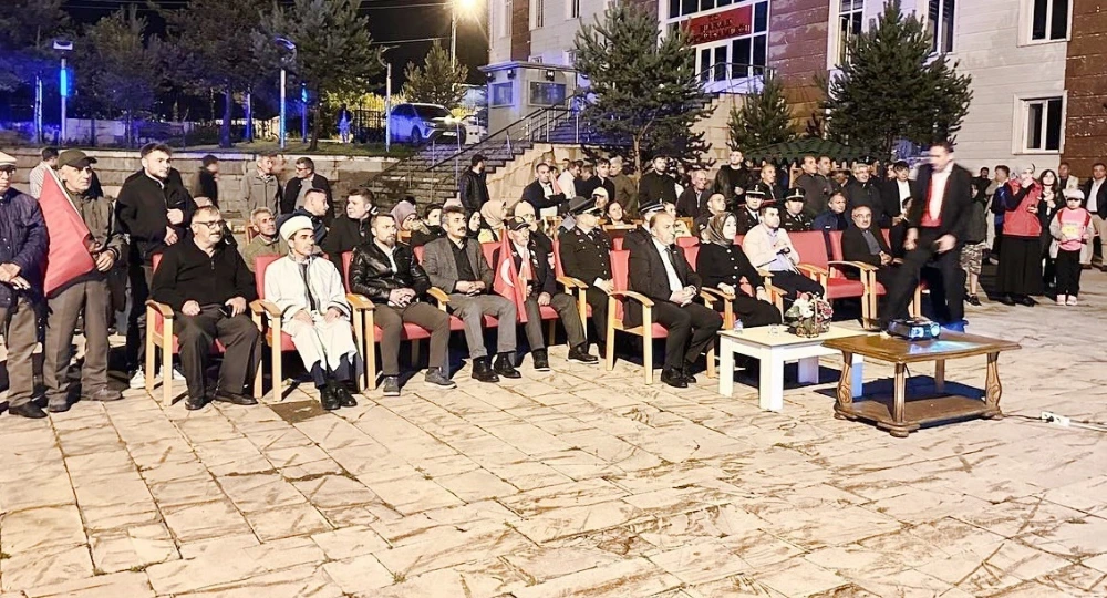 Hanak’ta 15 Temmuz Demokrasi Ruhu Meydanlara Taştı