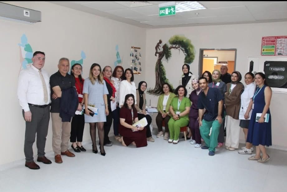 ARDAHAN SAĞLIKTA ÖRNEK İL: İKİ HASTANEYE BİRDEN “ANNE DOSTU” BELGESİ