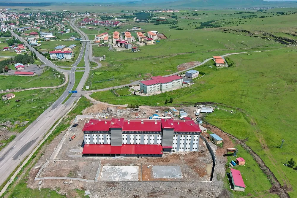 Göle MYO’ya 250 kişilik yurt inşaatı hızla sürüyor
